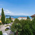 Downtown Dorian And Nadia Apartman