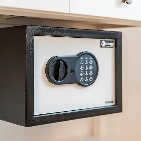 Downtown Dorian And Nadia Опатія