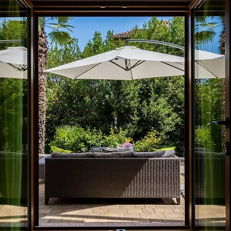 Downtown Dorian And Nadia * Опатія