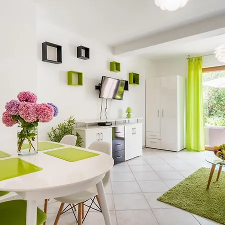 Downtown Dorian And Nadia Опатія