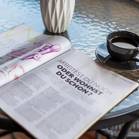 Downtown Dorian And Nadia Опатія