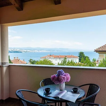 Downtown Dorian And Nadia *