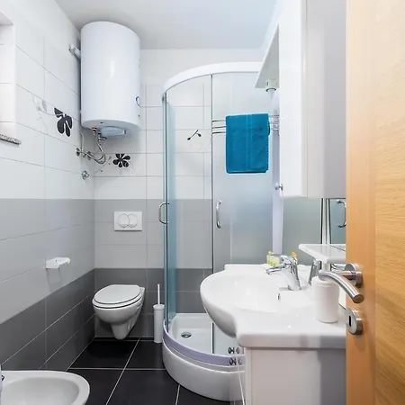 Downtown Dorian And Nadia *