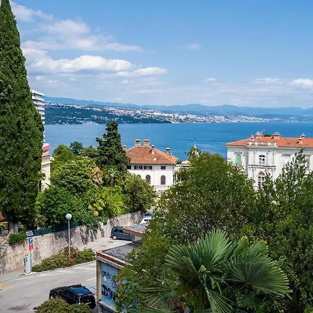 Apartment Downtown Dorian And Nadia *