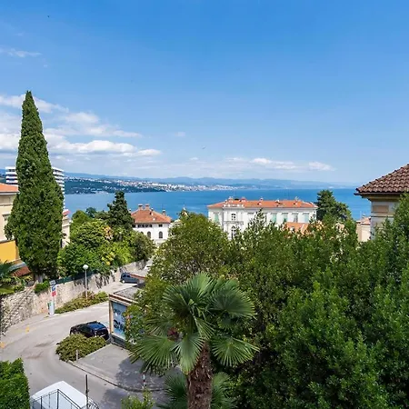 Downtown Dorian And Nadia Apartment