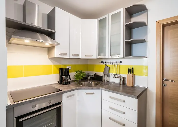 Downtown Dorian And Nadia Apartman *