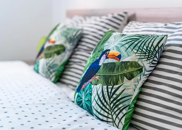 Downtown Dorian And Nadia Daire