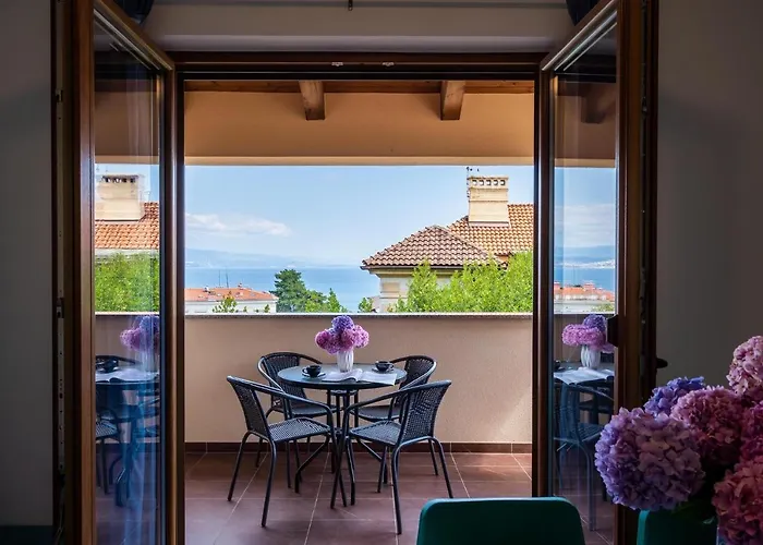 Downtown Dorian And Nadia *