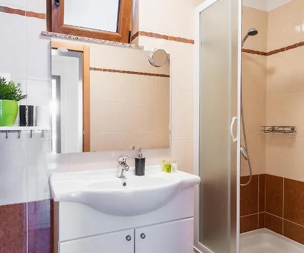 Downtown Dorian And Nadia Apartament